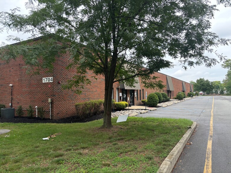 1704 Taylors Ln, Cinnaminson, NJ for lease - Building Photo - Image 2 of 3