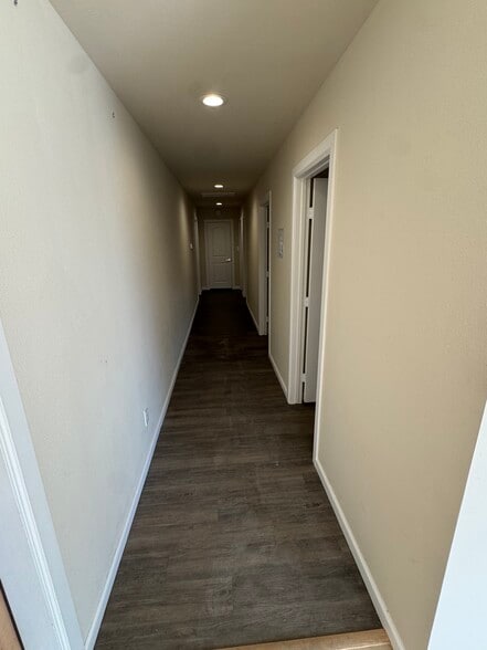 312 N Ridge Rd, Marble Falls, TX à louer - Photo du bâtiment - Image 2 de 13