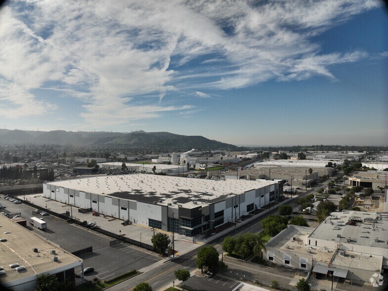 15010 Don Julian Rd, City of Industry, CA à louer - Communauté Matterport - Image 2 de 29
