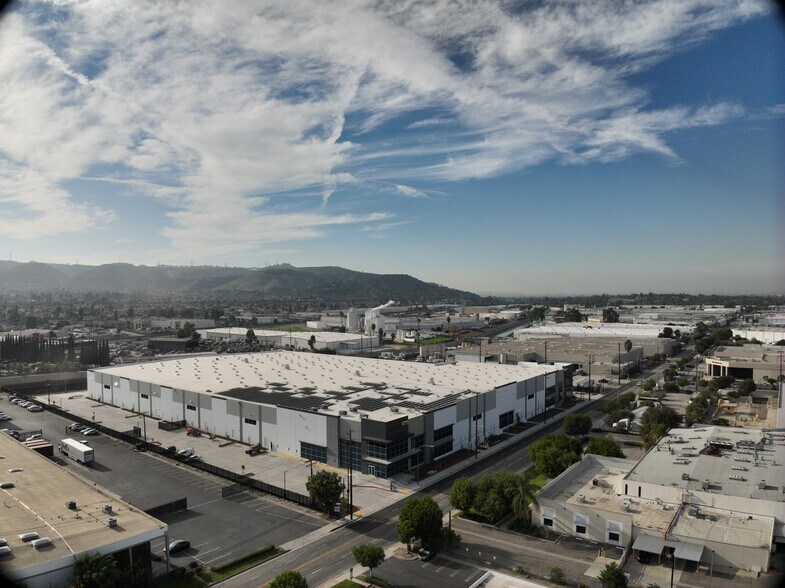 15010 Don Julian Rd, City of Industry, CA à louer - Communauté Matterport - Image 2 de 29