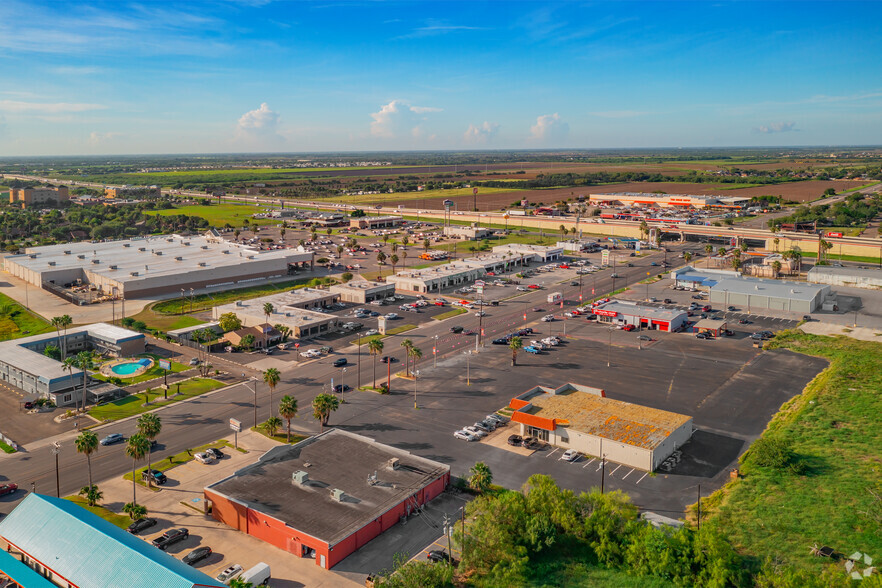 216-410 N Ed Carey Dr, Harlingen, TX for lease - Building Photo - Image 1 of 8