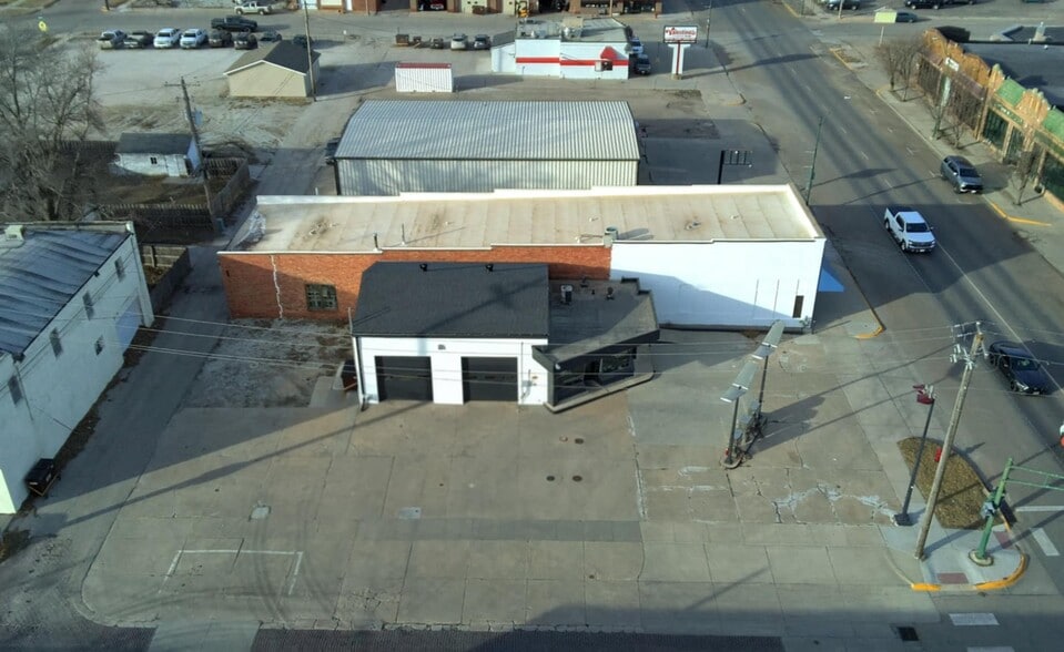 803 N Lincoln Ave, York, NE for sale - Building Photo - Image 2 of 11
