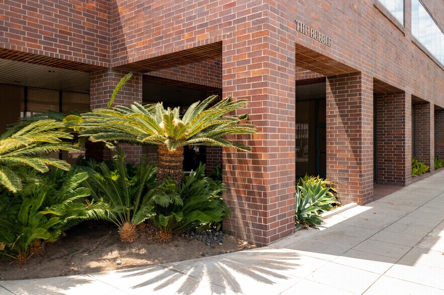 8840 Wilshire Blvd, Beverly Hills, CA à louer - Photo du bâtiment - Image 2 de 30