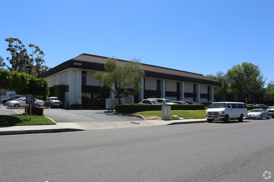 23152 Verdugo Dr, Laguna Hills, CA for lease - Building Photo - Image 1 of 5