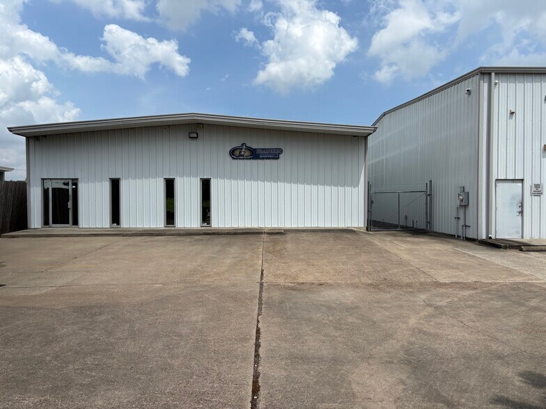 3223 Trebor St, Pasadena, TX à louer - Photo du bâtiment - Image 2 de 5