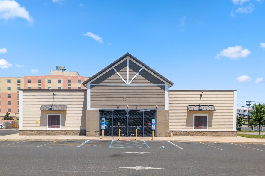 2075 Ferry Ave, Camden, NJ for sale - Building Photo - Image 2 of 5
