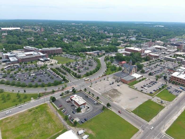 325 W Columbia St, Springfield, OH à vendre - Photo du bâtiment - Image 3 de 8