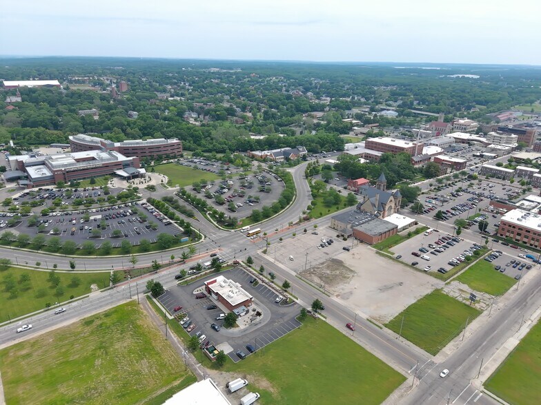 325 W Columbia St, Springfield, OH à vendre - Photo du bâtiment - Image 3 de 8