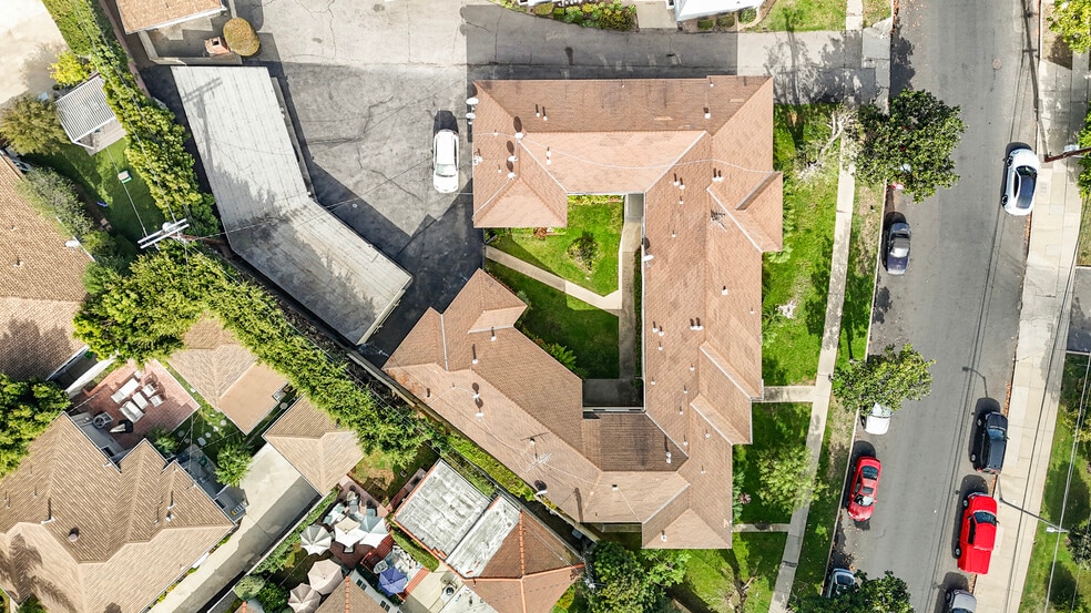 7933 Alverstone Ave, Los Angeles, CA for sale - Building Photo - Image 2 of 10