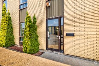 3400 Boul Losch, Longueuil, QC à louer Photo du bâtiment- Image 1 de 5