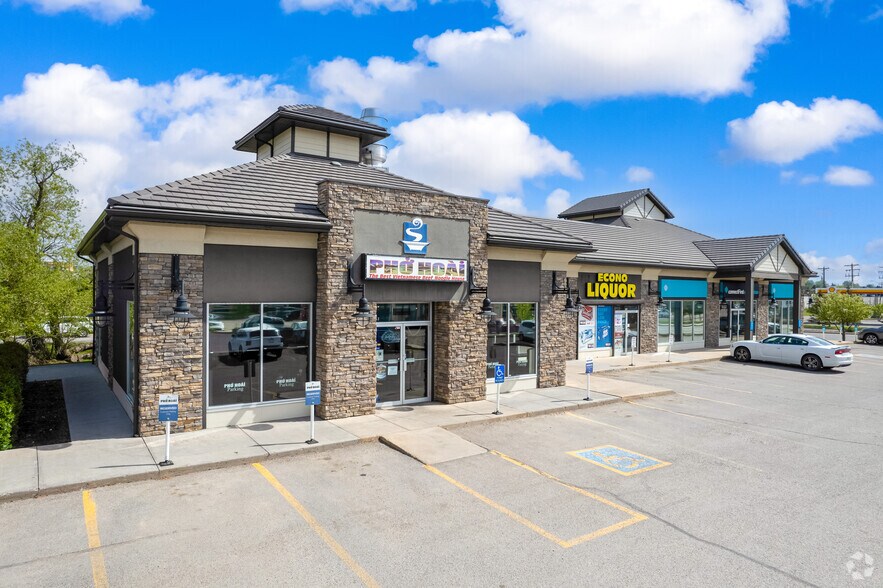 Willow Shopping Centre portefeuille de 2 propriétés à vendre sur LoopNet.ca - Photo du bâtiment - Image 3 de 3