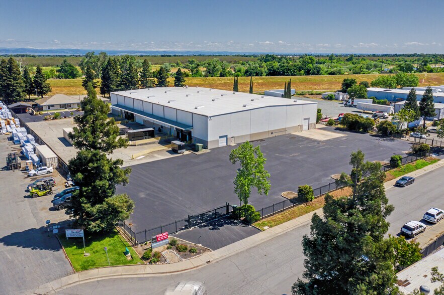 1200 Putman Ave, Yuba City, CA à louer - Aérien - Image 3 de 8