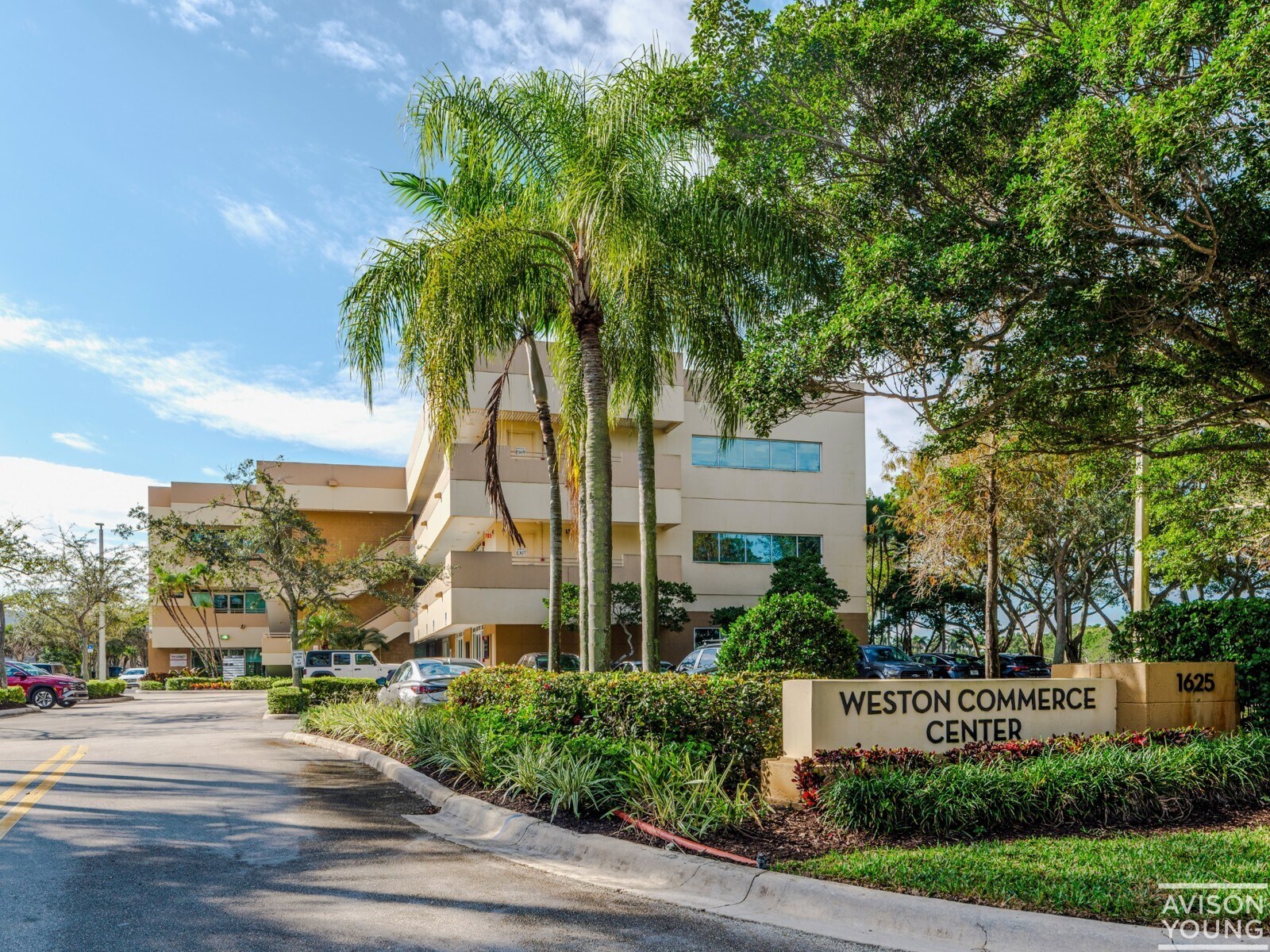 1625 N Commerce Pky, Weston, FL à louer Photo principale- Image 1 de 17
