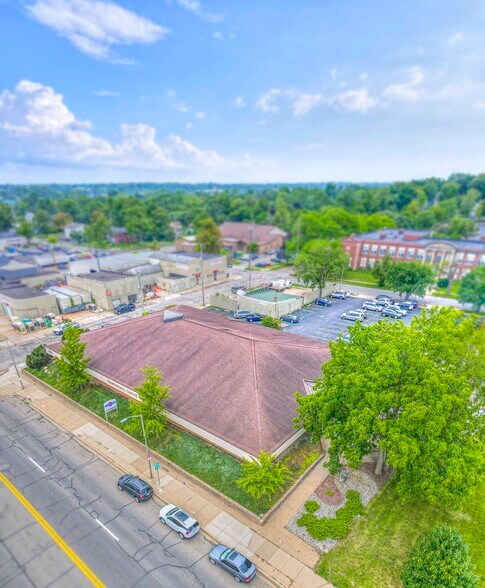 900 E Michigan Ave, Jackson, MI à vendre - Photo du bâtiment - Image 3 de 36