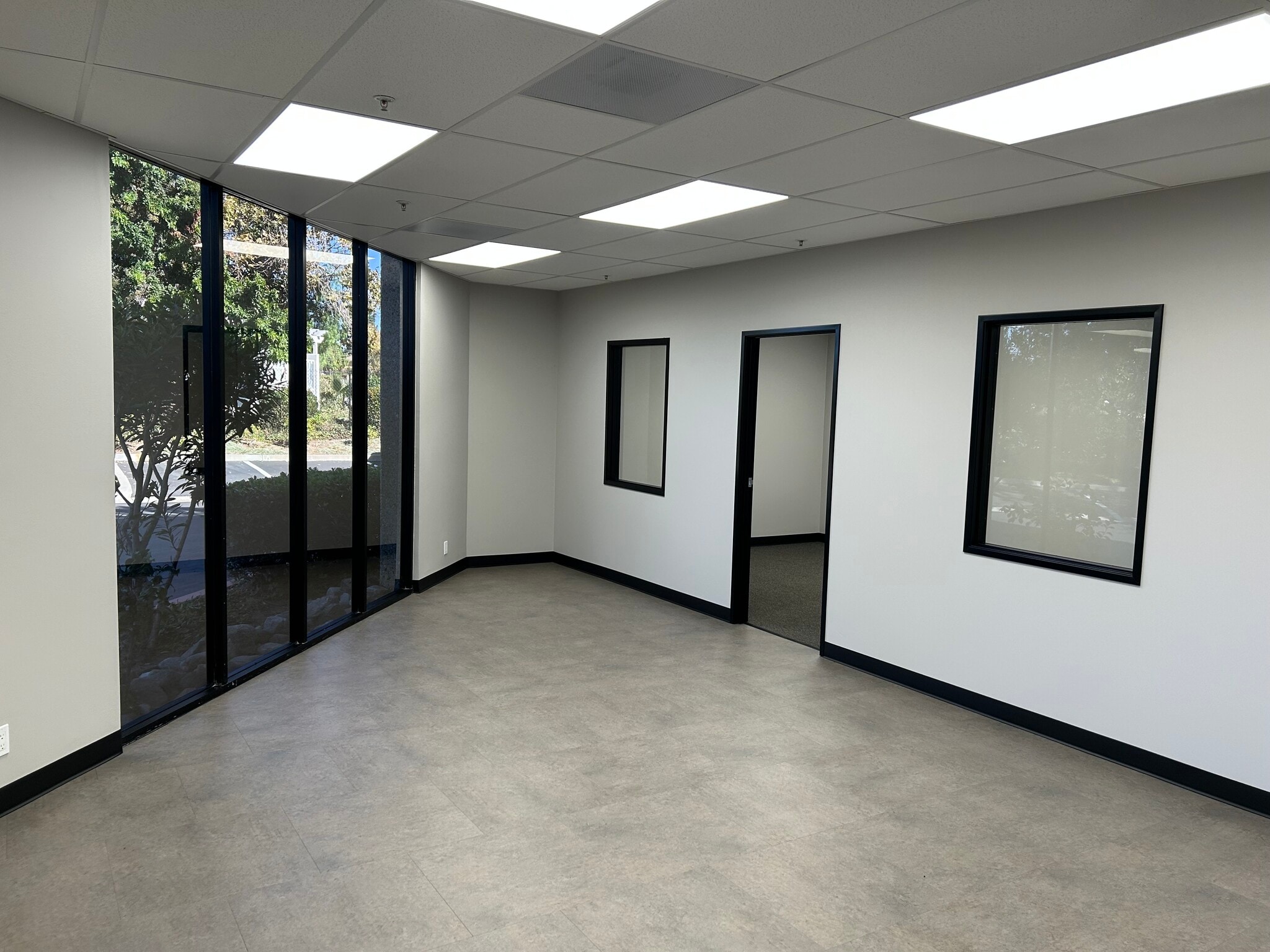 671 Via Alondra, Camarillo, CA for lease Primary Photo- Image 1 of 13
