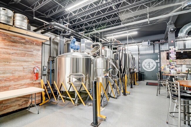 Plus de détails pour 1234 W Cerro Gordo St, Decatur, IL - Commerce de détail à vendre