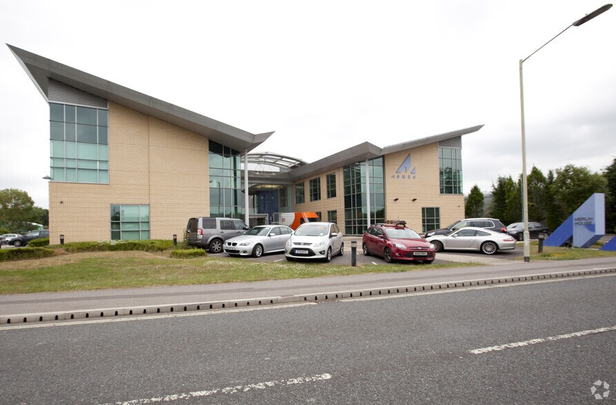 Brunel Rd, Reading à louer - Photo du bâtiment - Image 2 de 3