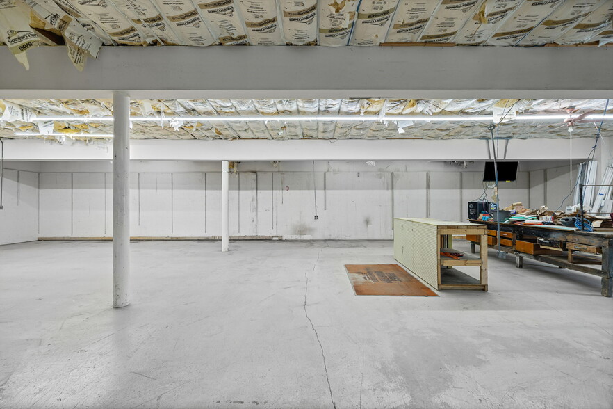 215 W Franklin St, Delphi, IN à vendre - Photo du bâtiment - Image 2 de 19