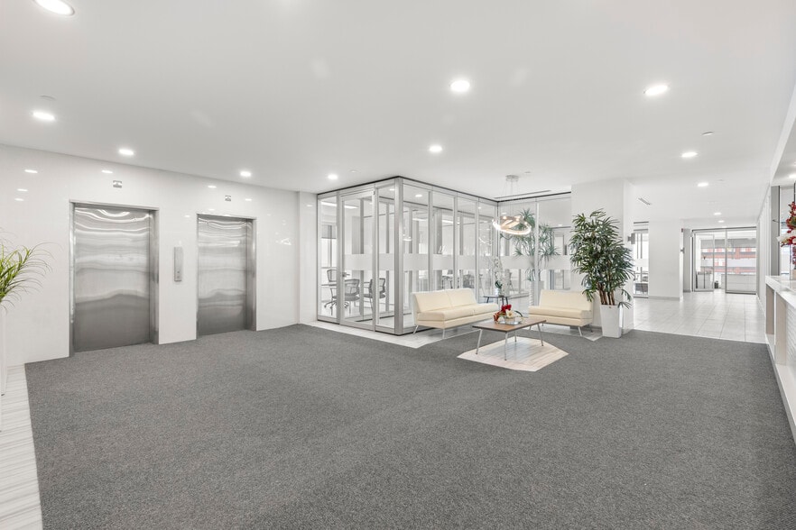 3737 Boul Cremazie E, Montréal, QC à louer - Photo du bâtiment - Image 2 de 27