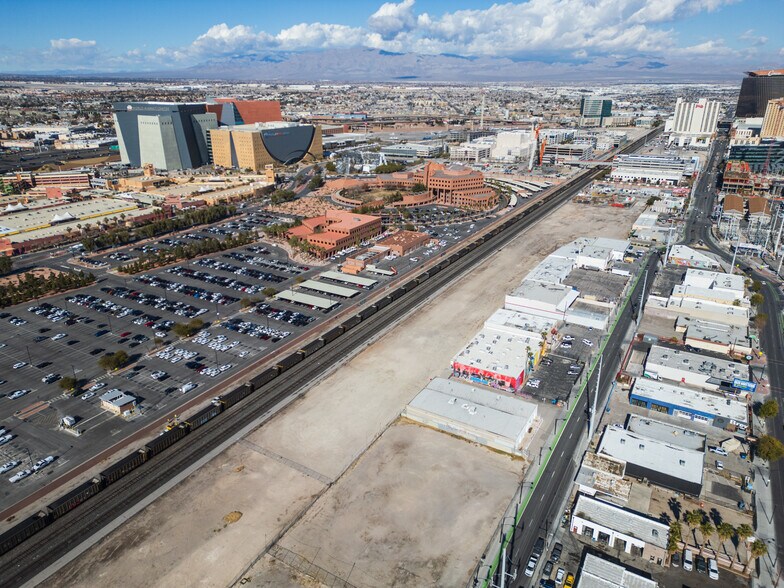 840 Commerce St, Las Vegas, NV à vendre - Photo du bâtiment - Image 3 de 25