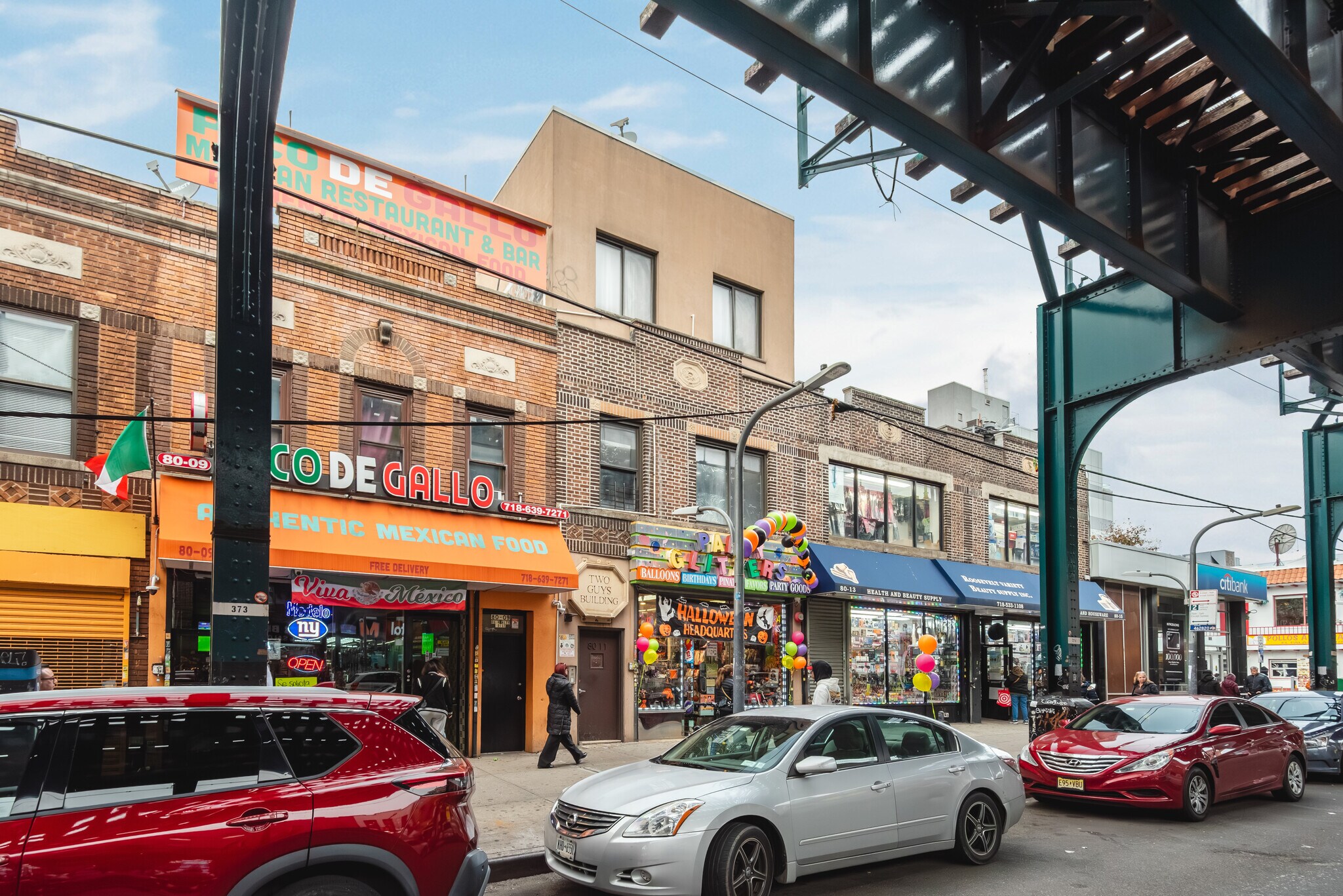 80-11 Roosevelt Ave, Jackson Heights, NY à vendre Photo du bâtiment- Image 1 de 7