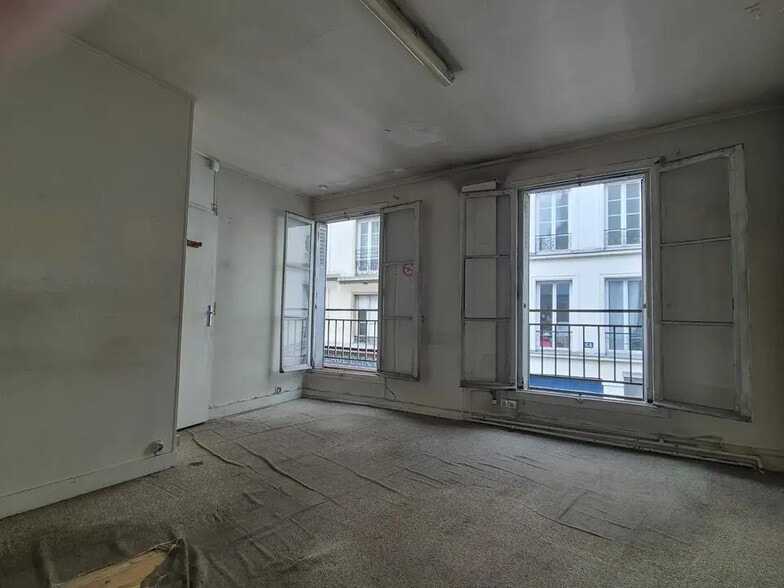 Retail in Paris for sale - Interior Photo - Image 2 of 6