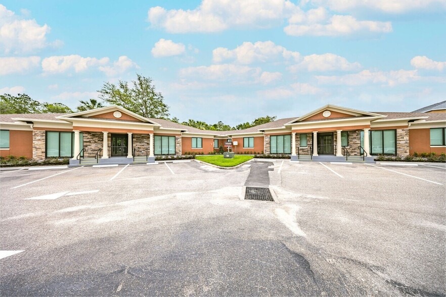 741 Ciara Creek Cv, Longwood, FL à vendre - Photo du bâtiment - Image 3 de 32