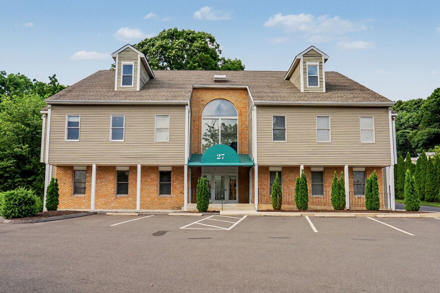 27 Mill Plain Rd, Danbury, CT for sale - Building Photo - Image 1 of 2