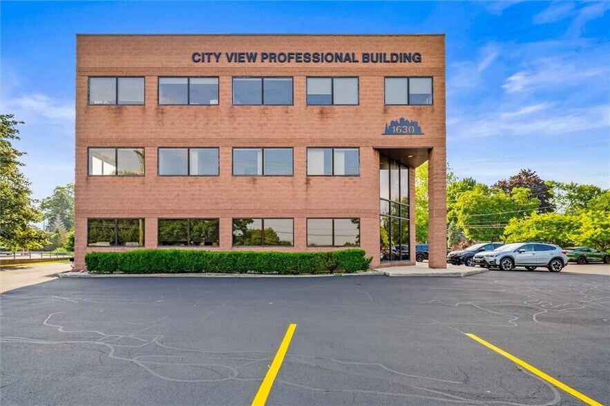 1630 Empire Blvd, Webster, NY à vendre - Photo du bâtiment - Image 2 de 38