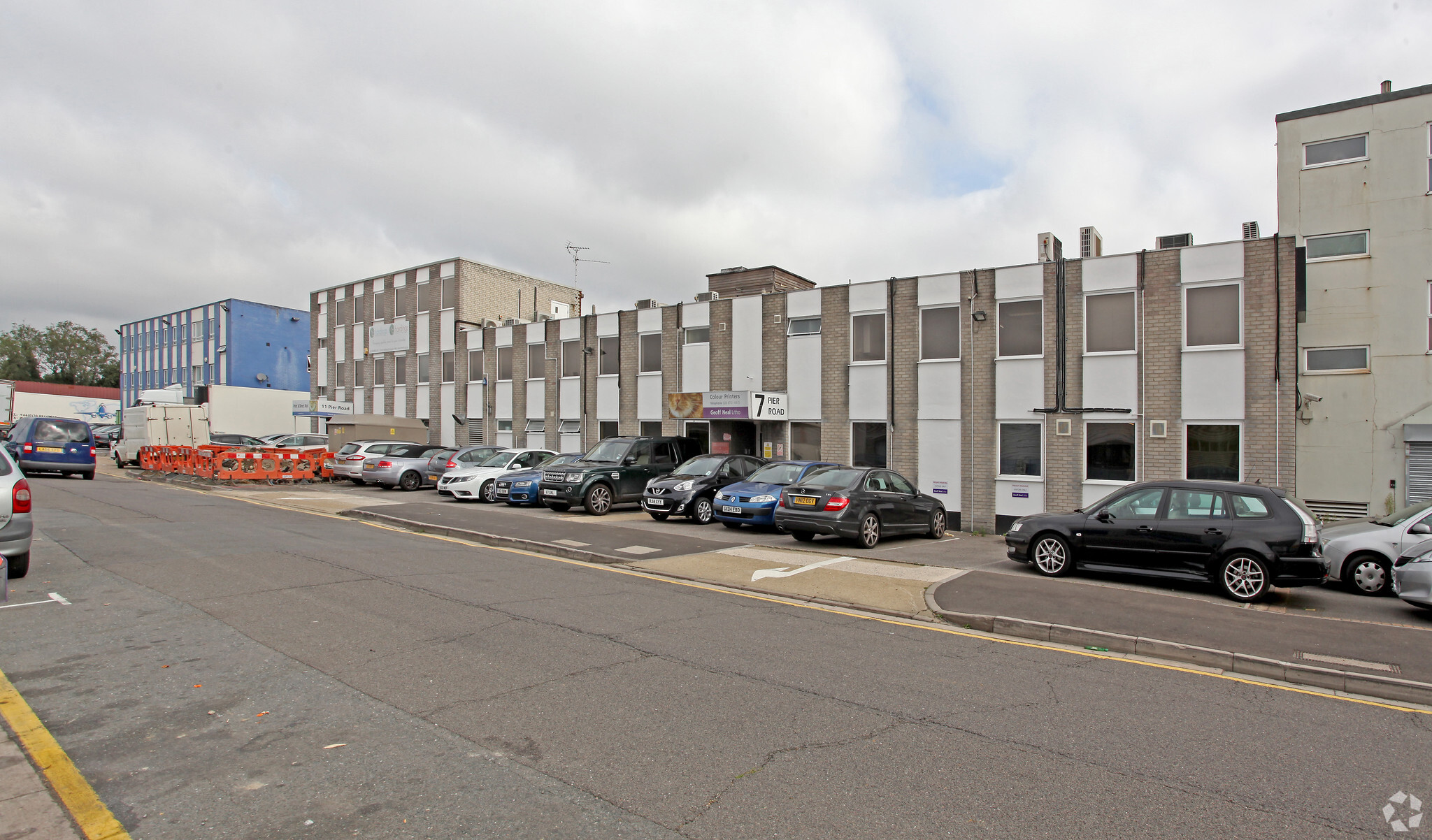 Pier Rd, Feltham for lease Primary Photo- Image 1 of 7