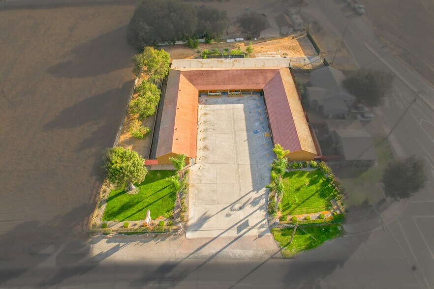 2509 E Pacheco Blvd, Los Banos, CA à vendre - Photo du bâtiment - Image 3 de 60