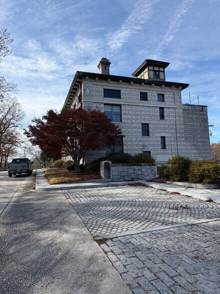 151 Granite Quarry Trl, Mount Airy, NC à louer - Photo du bâtiment - Image 2 de 12
