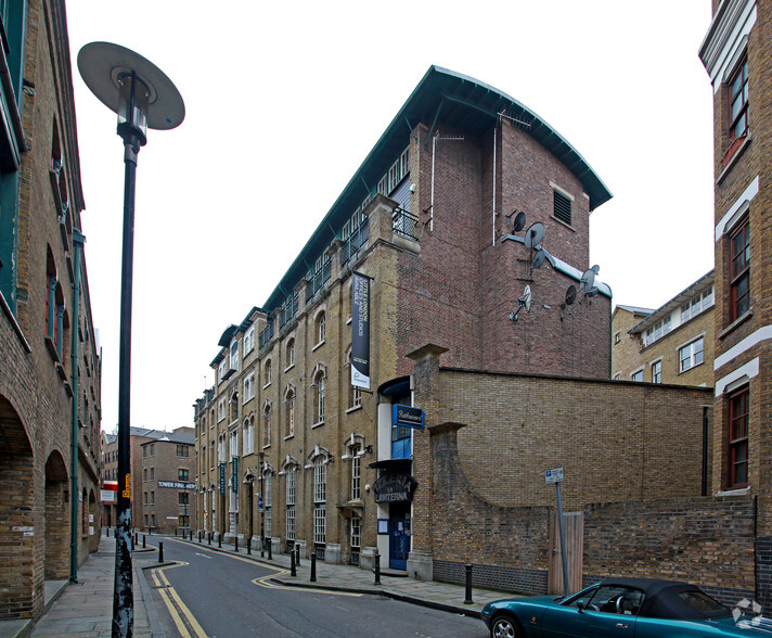 8 Mill St, London for lease - Building Photo - Image 3 of 4