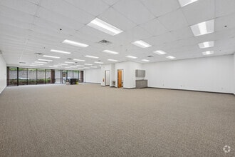 305 Shawnee North Dr, Suwanee, GA à louer Photo intérieure- Image 2 de 3