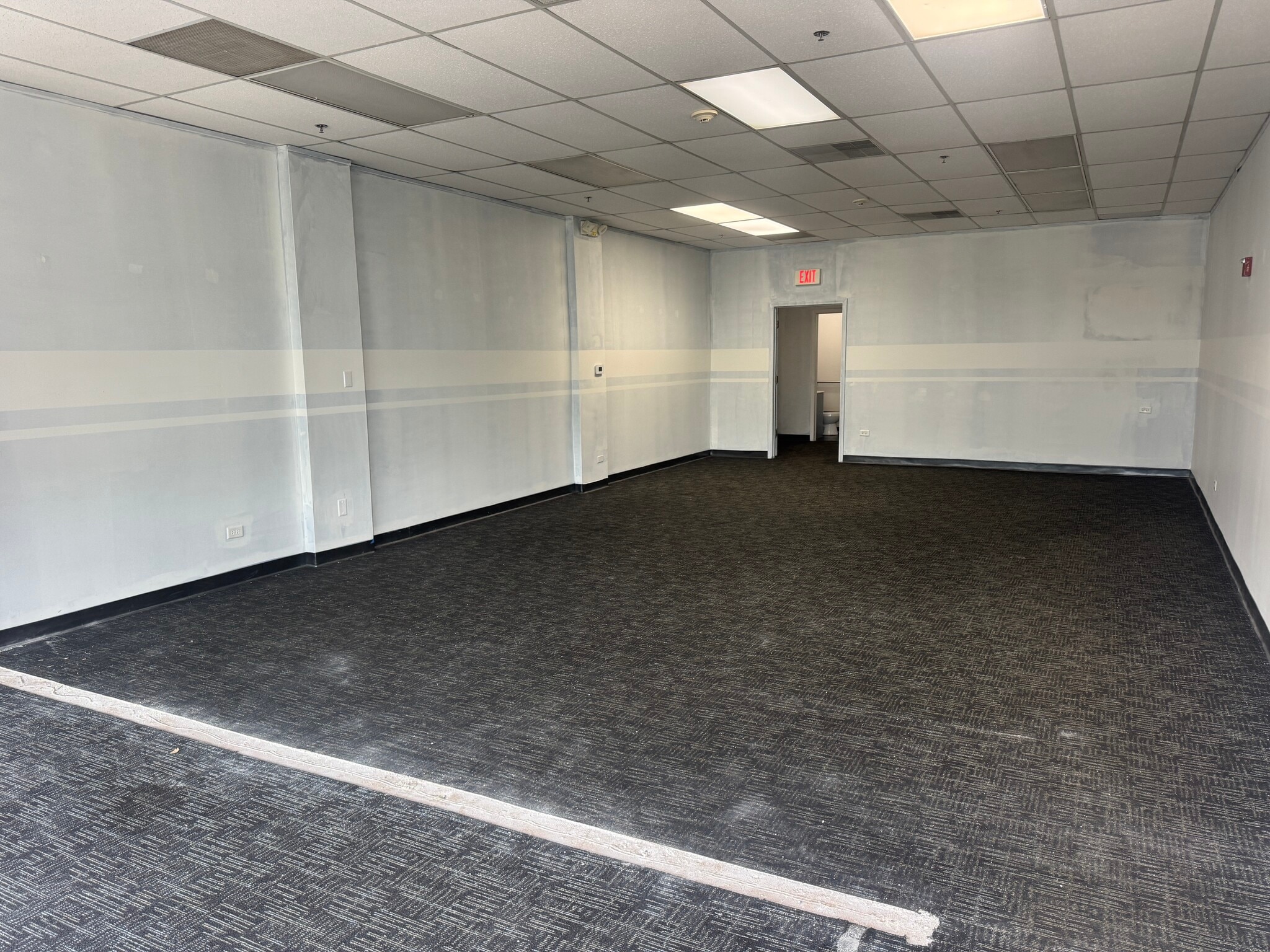1001-1037 W Ogden Ave, Naperville, IL for lease Interior Photo- Image 1 of 3