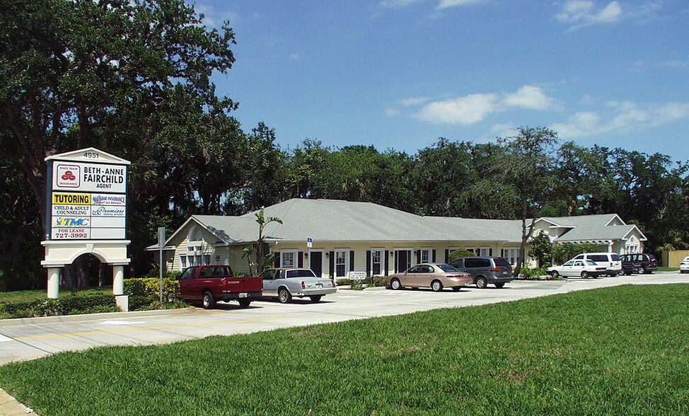 4951 Babcock St, Palm Bay, FL à louer - Photo du bâtiment - Image 3 de 8
