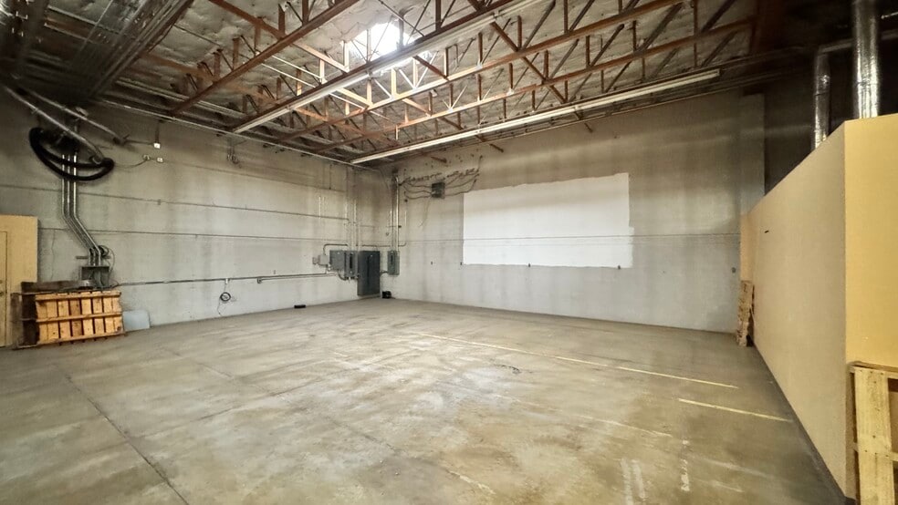 1635 S Redwood Rd, Salt Lake City, UT à louer - Photo du bâtiment - Image 2 de 18