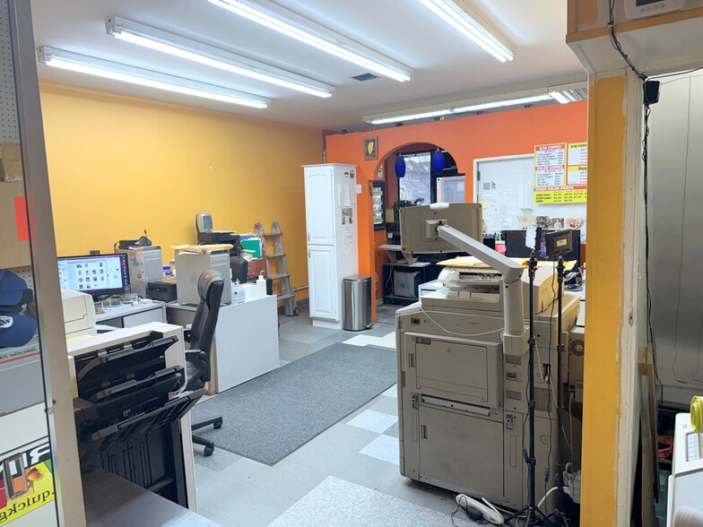 6308 Bay Pky, Brooklyn, NY for sale - Interior Photo - Image 3 of 21