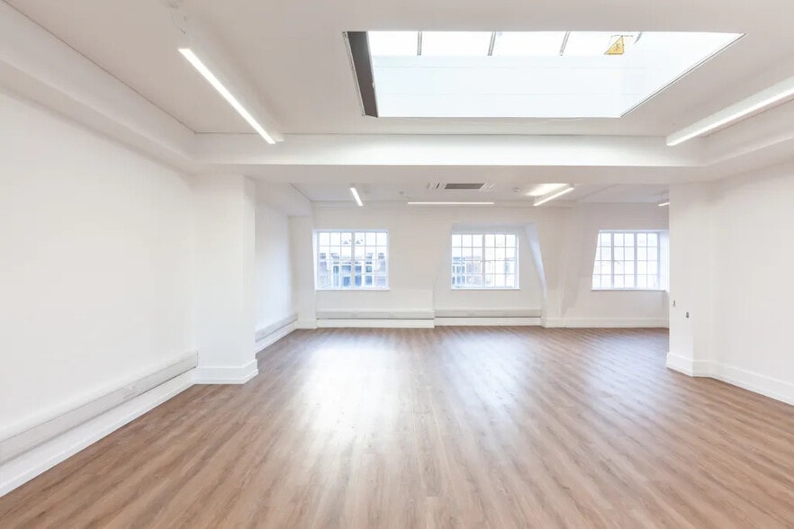 19 Margaret St, London for lease - Building Photo - Image 3 of 28