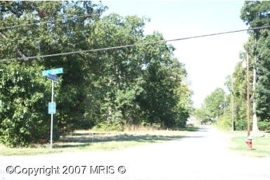 43055 Walnutgrove Ln, Chantilly, VA à vendre - Photo du bâtiment - Image 2 de 2