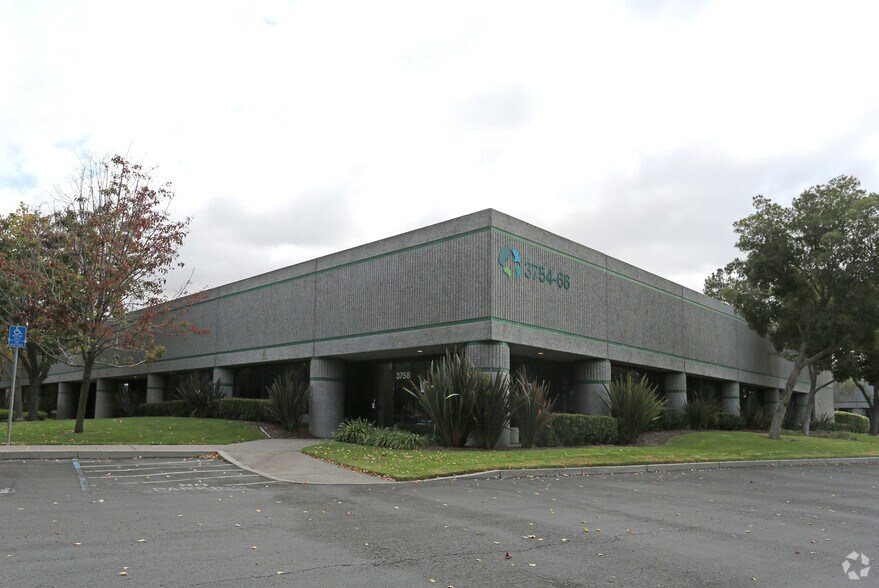 3754-3758 Spinnaker Ct, Fremont, CA à louer - Photo du bâtiment - Image 2 de 5