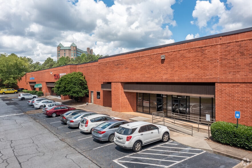 5933 Peachtree Industrial Blvd, Peachtree Corners, GA for lease - Primary Photo - Image 1 of 5