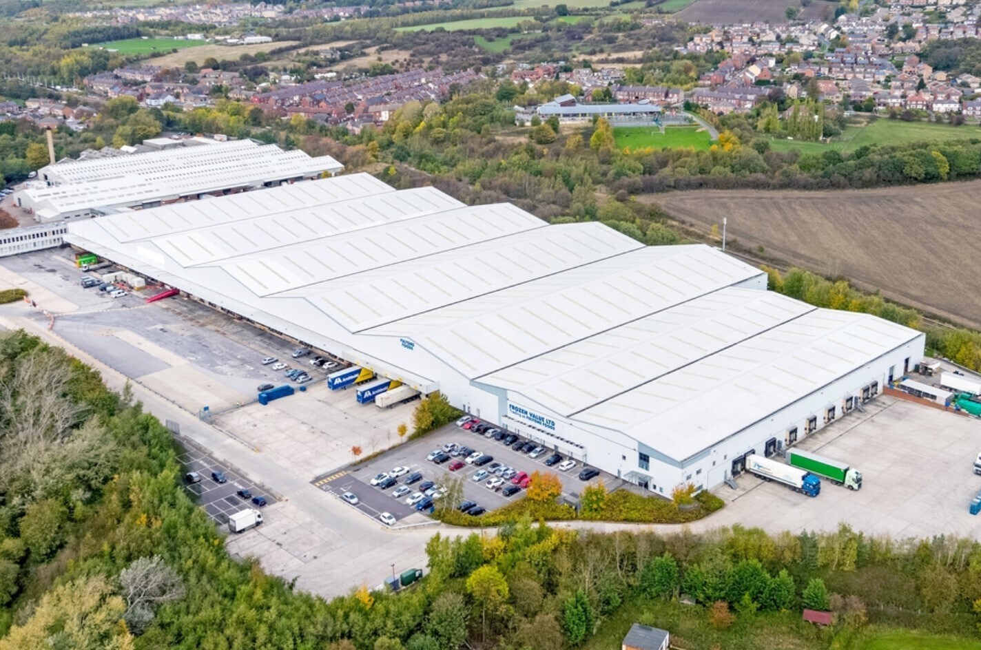 Interchange 38, Darton à louer Photo principale- Image 1 de 8