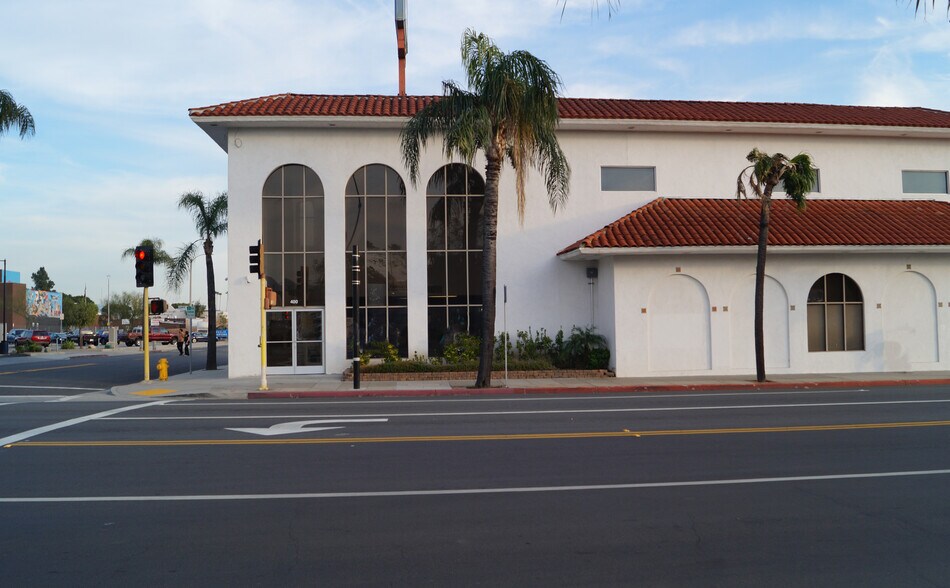 400 San Fernando Mission Blvd, San Fernando, CA for lease - Building Photo - Image 1 of 8