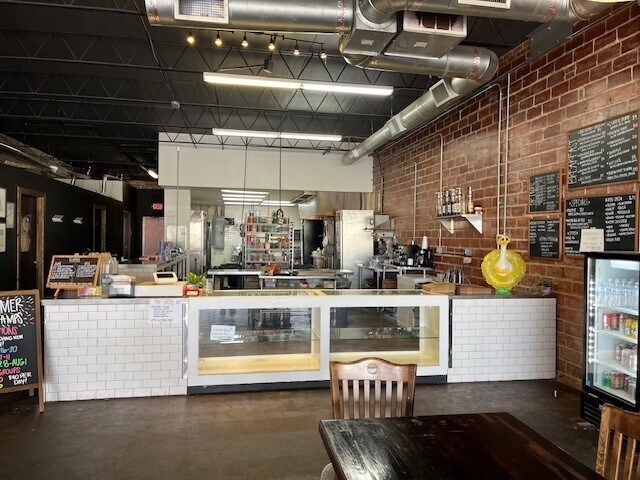 7401-7535 N May Ave, Oklahoma City, OK à louer - Photo du bâtiment - Image 2 de 10