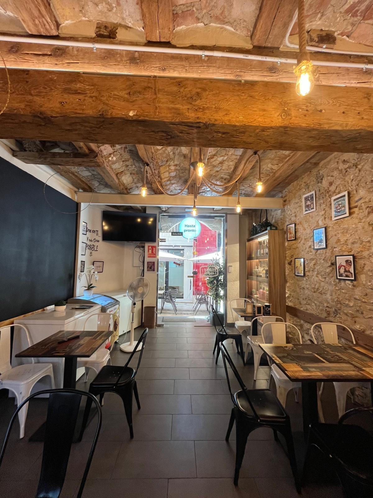 Retail in Tortosa, Tarragona for lease Interior Photo- Image 1 of 9