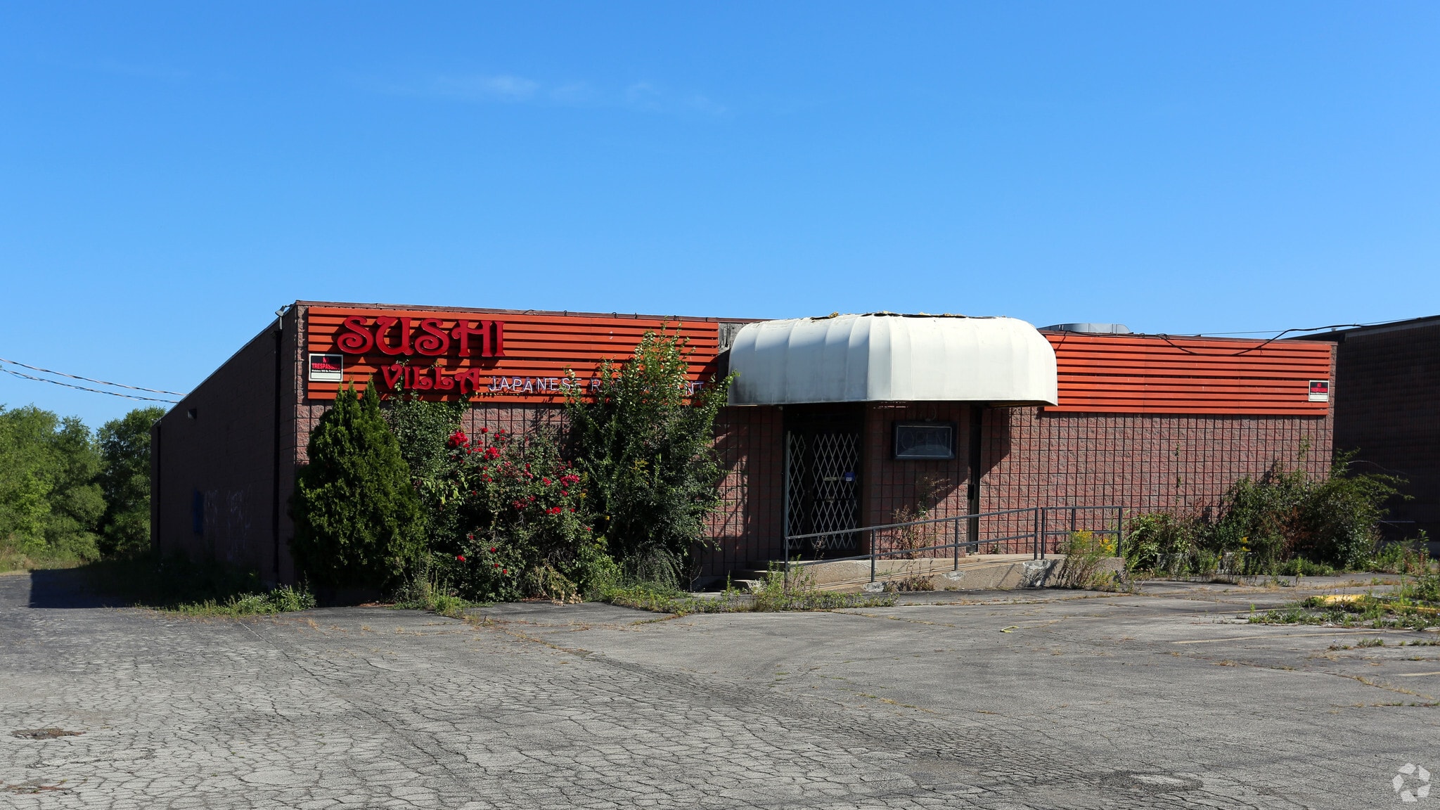 365 Hwy-8, Hamilton, ON for sale Primary Photo- Image 1 of 1