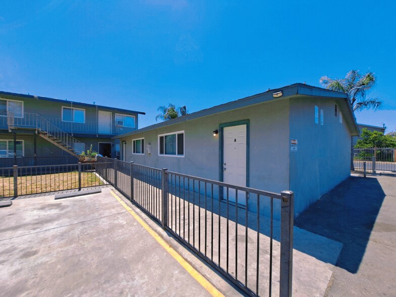 441 S Dearing Ave, Fresno, CA à vendre - Photo du bâtiment - Image 2 de 11
