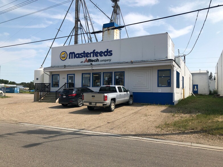 4747 60 St, Red Deer, AB à vendre - Photo principale - Image 1 de 1