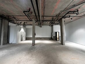 206 5th Ave S, Seattle, WA for lease Interior Photo- Image 2 of 5